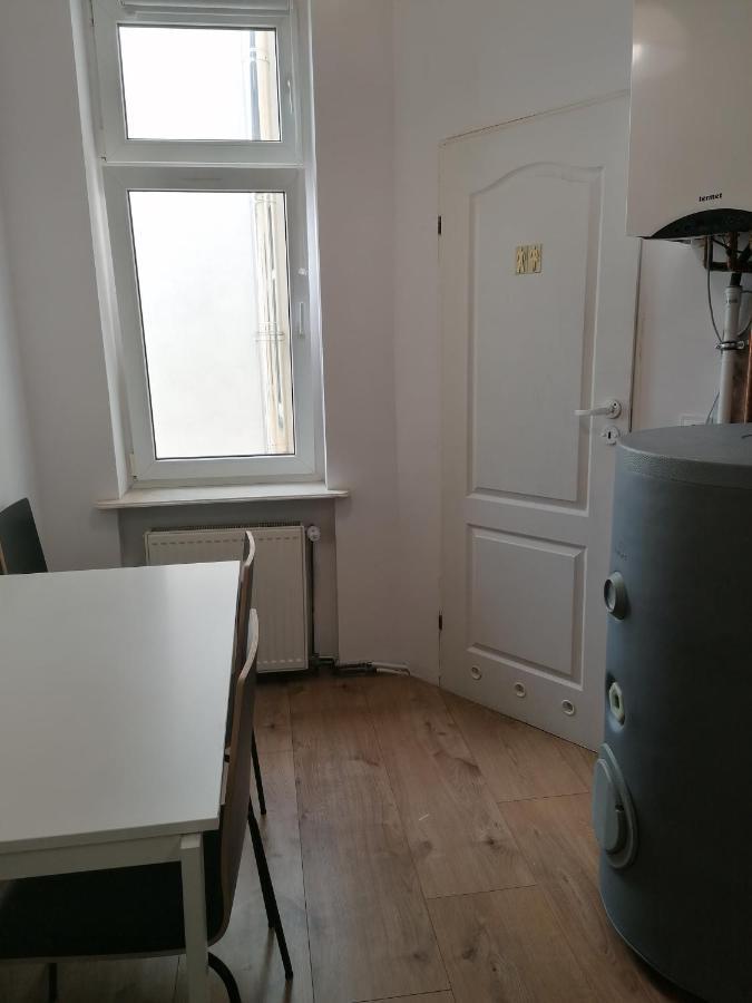 Hostel Tulip - Pokój 7 ze wspólną łazienką i kuchnią Estetino Exterior foto